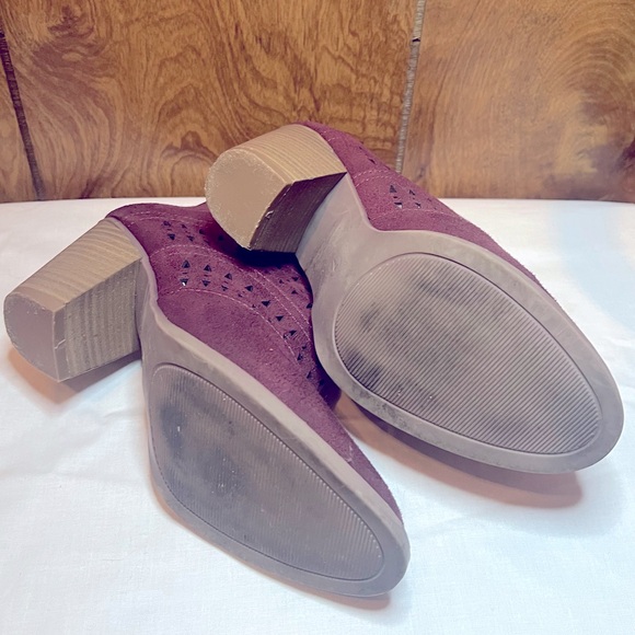 Diba - Maddie Cut Out Heeled Laser Cut Bootie - size 7 - Burgundy - Picture 3 of 8